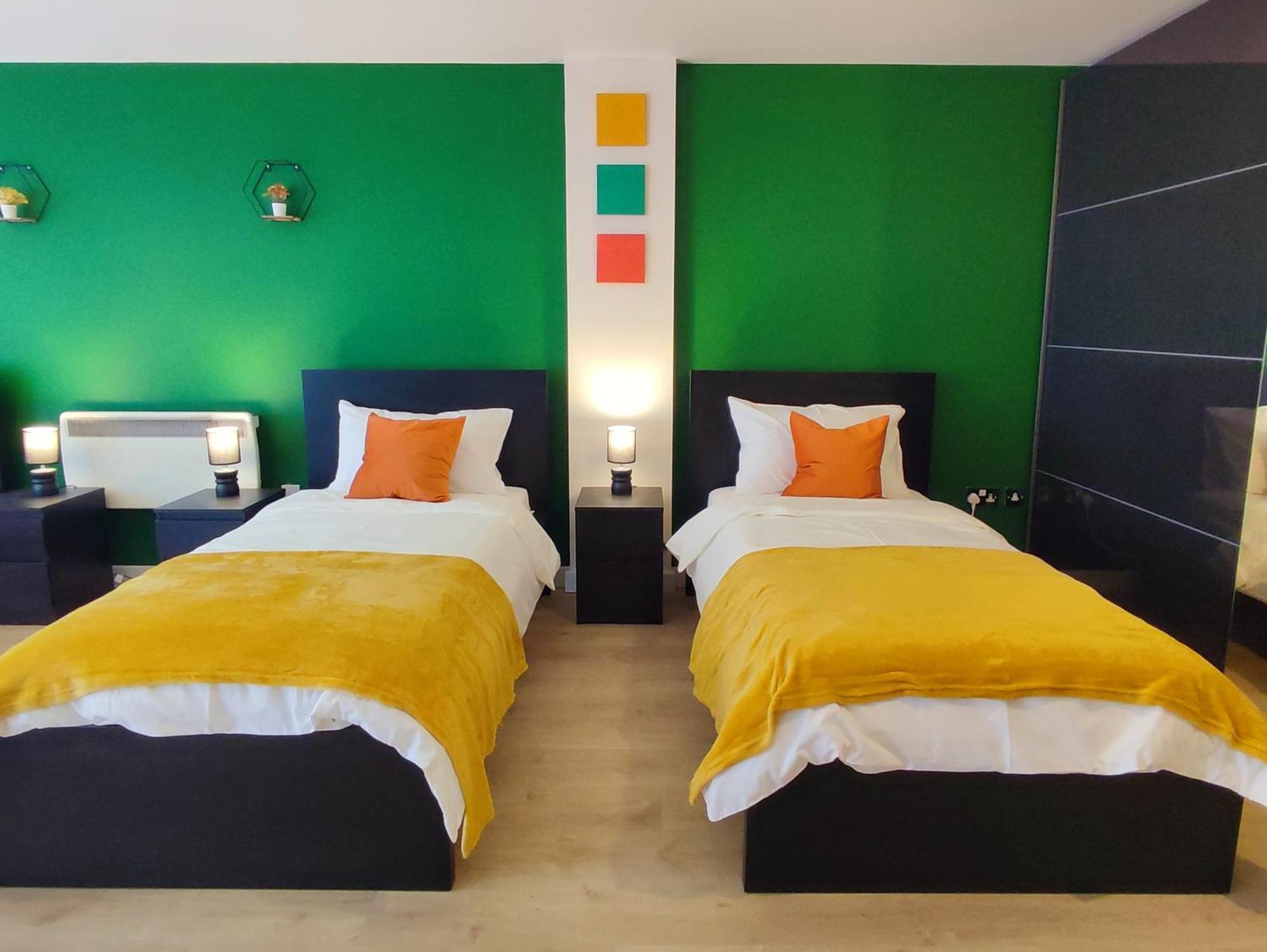 Duplex Apartment In Leeds With King Size Bed - Long Stay Rates Available Exterior photo